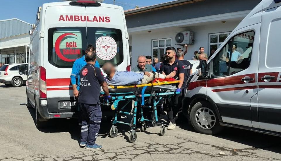Belediye binası bahçesinde silahlı saldırı: 3 yaralı