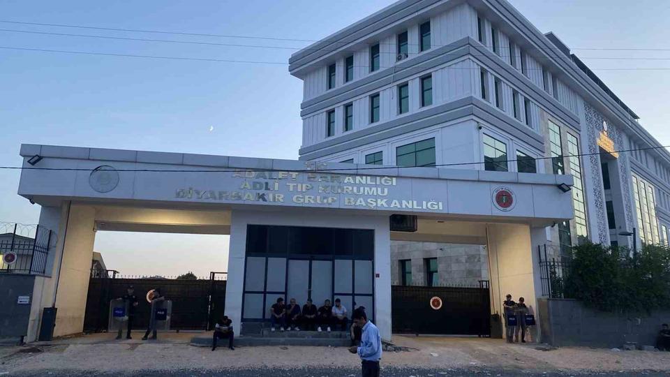 DİYARBAKIR BÖLGE ADLİYE MAHKEMESİ 11. CEZA DAİRESİ BAŞKANI EVİNDE ÖLÜ BULUNDU