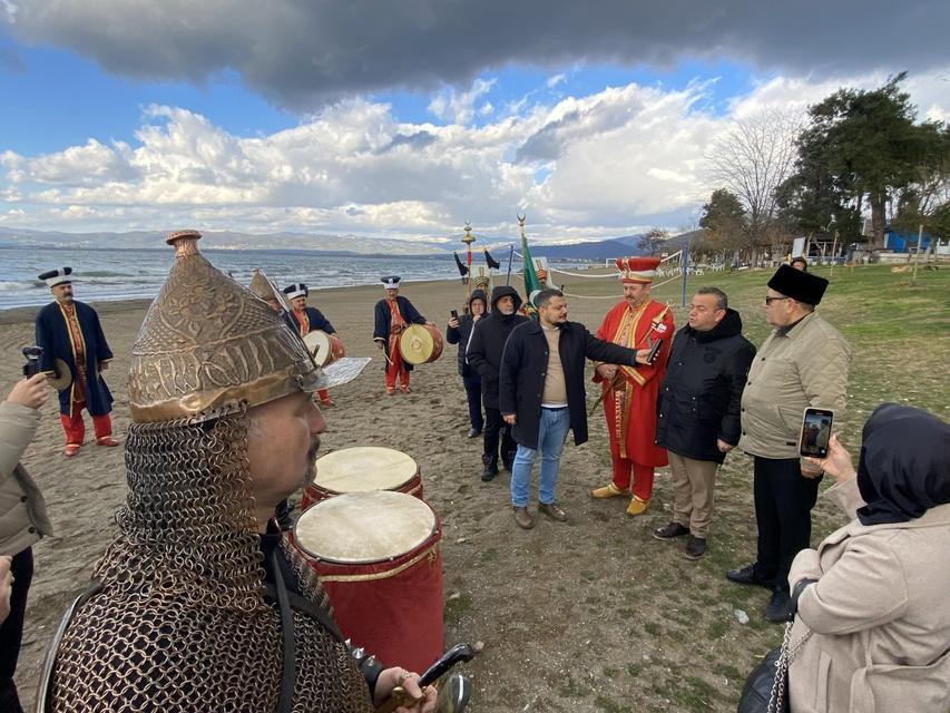 PATRİKHANE'YE MEHTERLİ CEVAP