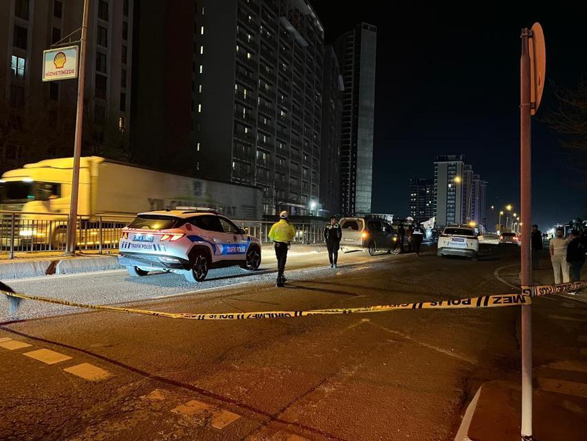 Motosiklet yolun karşısına geçmeye çalışan yayaya çarptı: 1 ölü, 2 yaralı