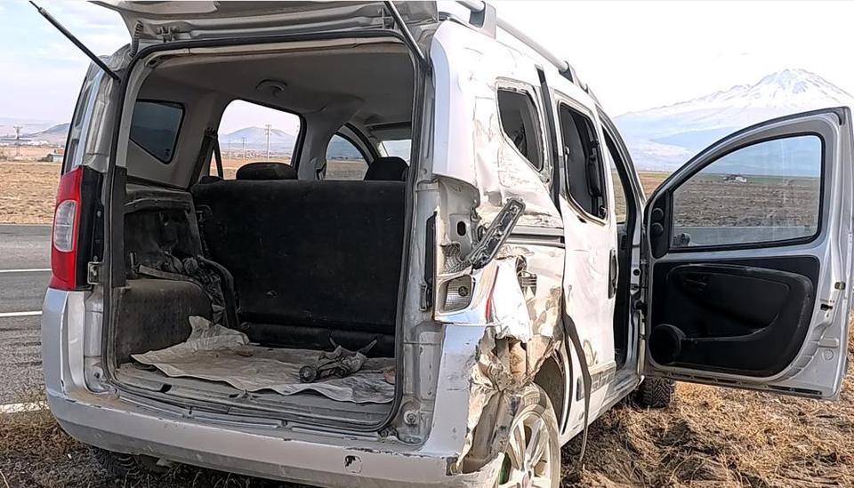 Hastaneden dönen karı koca kaza yapıp hastanelik oldu