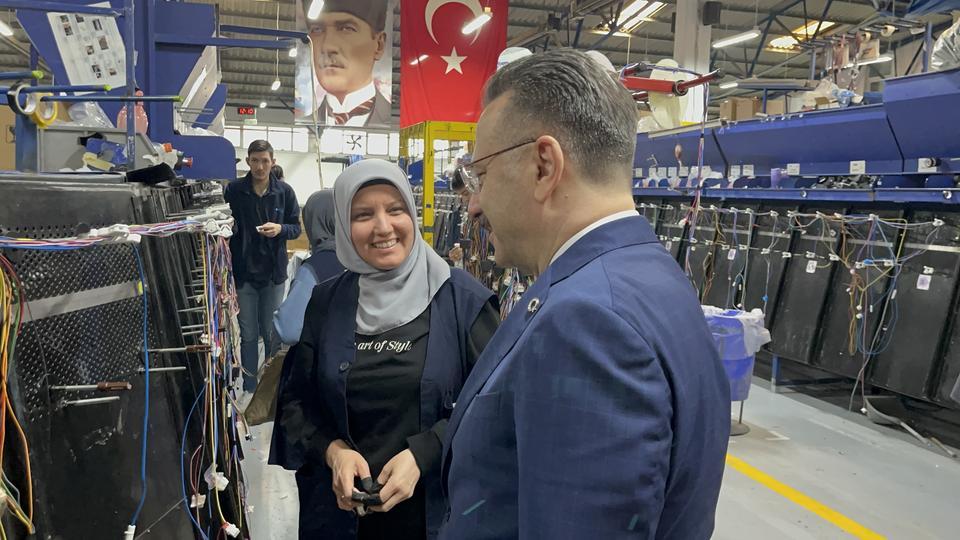 Milli savunma ürünlerinin kritik parçalarını kadın işçiler üretiyor
