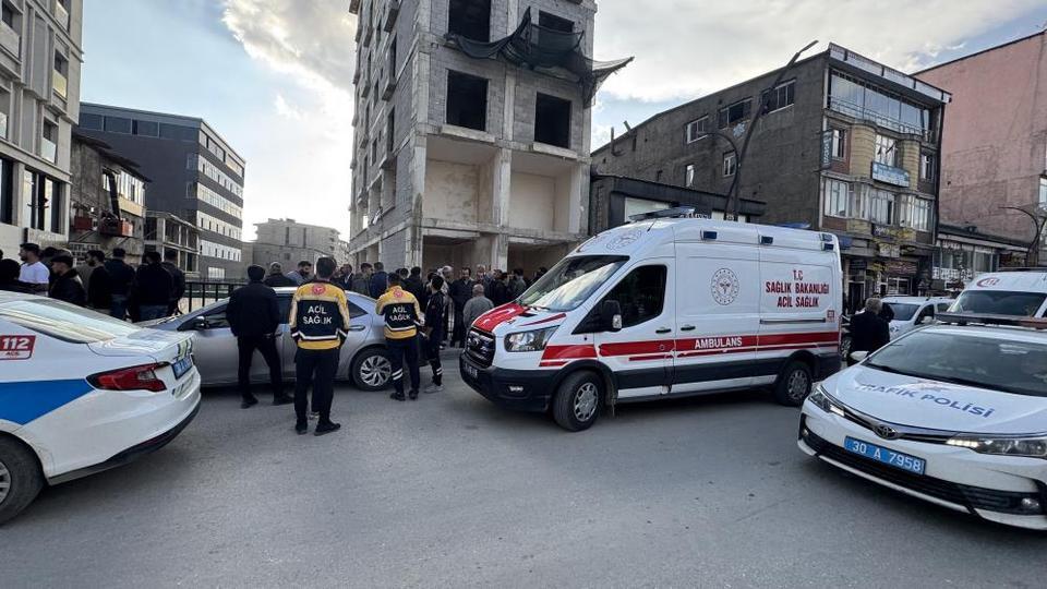 Canına kıymak isteyen vatandaşı polis ikna etti