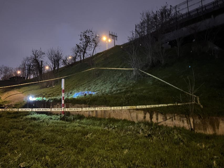 Otoyol kenarında erkek cesedi bulundu