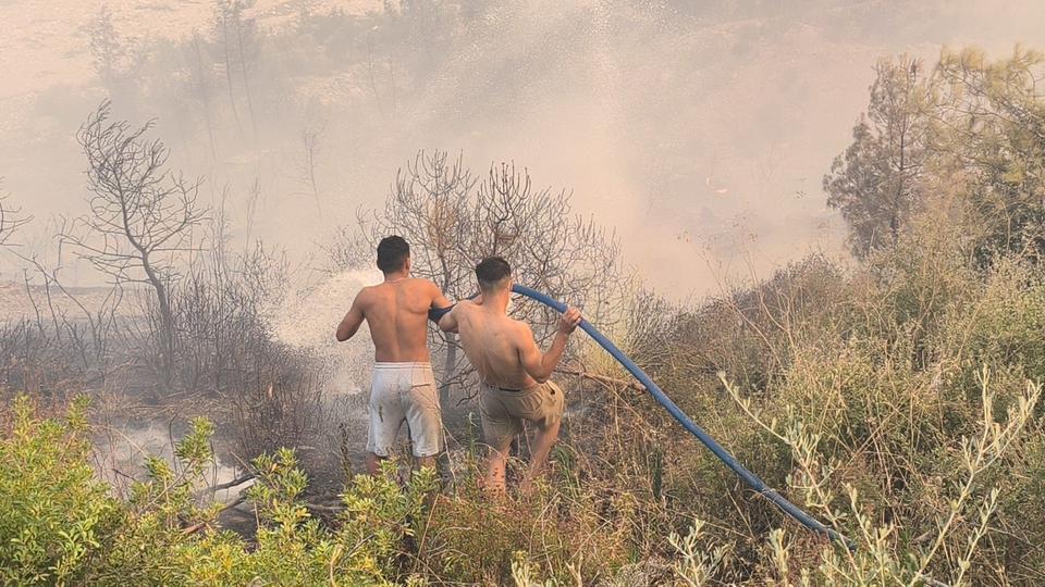 Muğla'da alevlere karşı omuz omuza mücadele