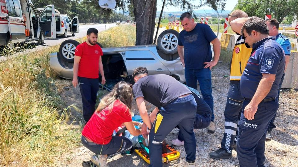 Takla atan araçta ki 2 kişi yaralandı