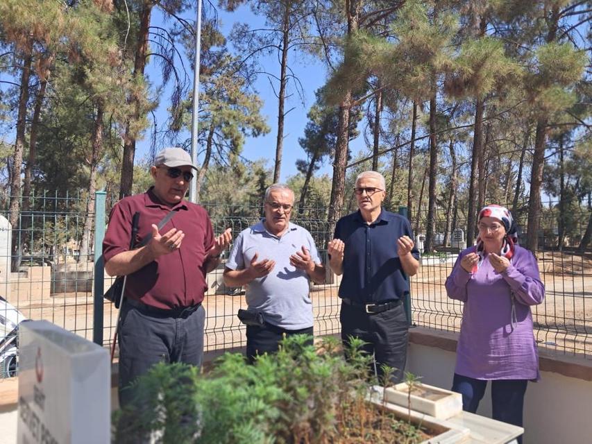 Şehit babasının mezarını 58 yıl sonra buldu