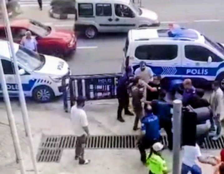 İki grup arasındaki kavgada ortalık savaş alanına döndü