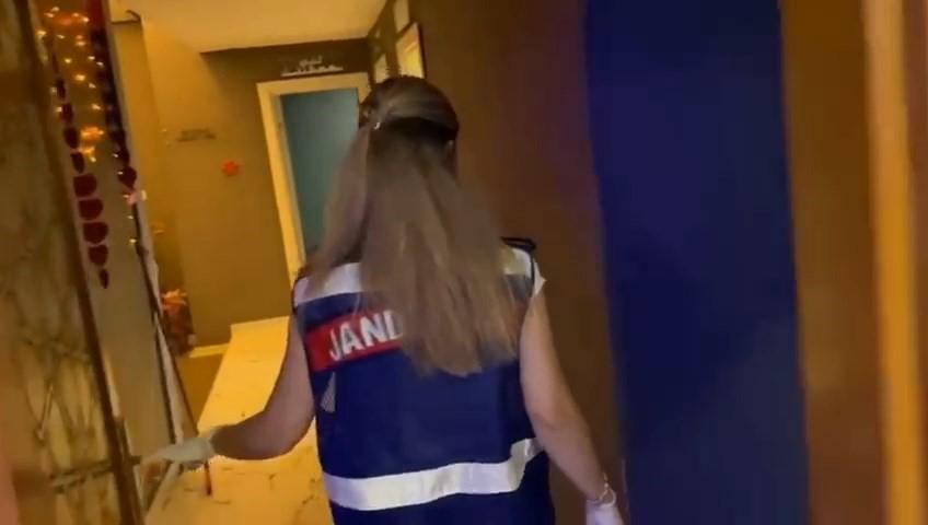 MASAJ ADI ALTINDA FUHŞA GEÇİT YOK: 5 GÖZALTI FUHŞA ZORLANAN 12 TAYLANDLI KADIN KURTARILDI BURSA İL JANDARMA KOMUTANLIĞI'NDAN İNSAN TACİRLERİNE GEÇİT YOK