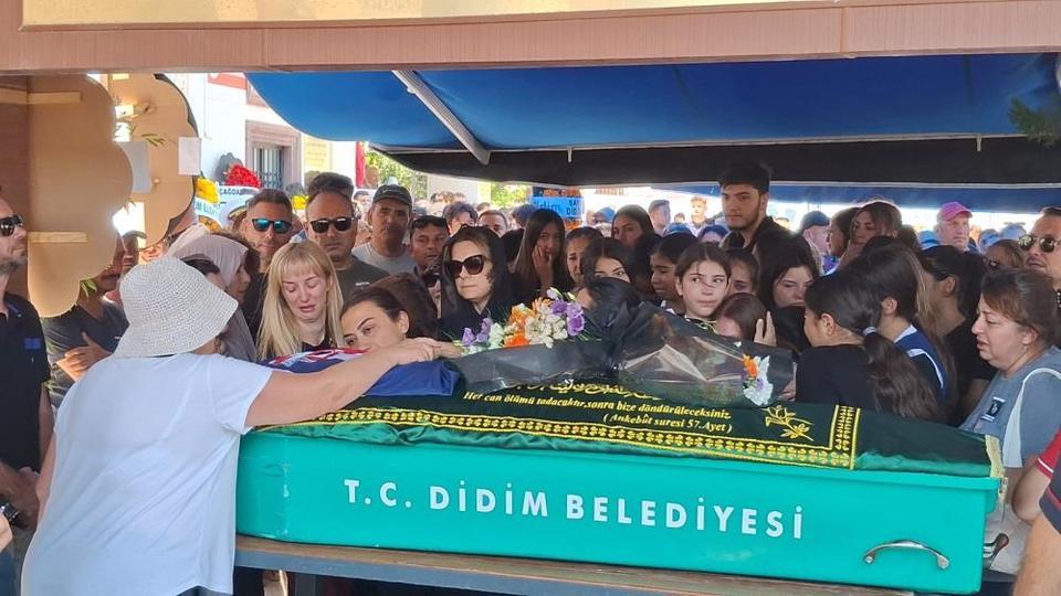 Didim yasta: 14 yaşındaki Derin son yolculuğuna uğurlandı
