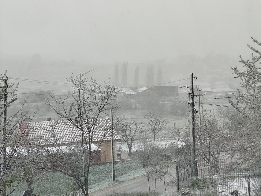 DENİZLİ'NİN YÜKSEK KESİMLERİNDE KAR YAĞIŞI ETKİLİ OLDU