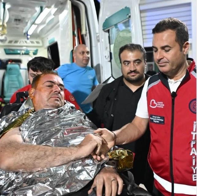 Yangına müdahale faciaya döndü! İtfaiyeciler ve gazeteci yaralandı