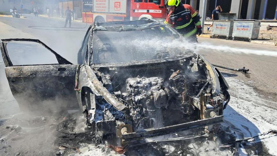 Araç yangını paniğe sebep oldu