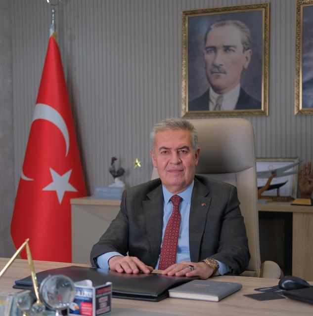 Başkan Erol: “En kıymetli hediye bazen bir tebessümdür”