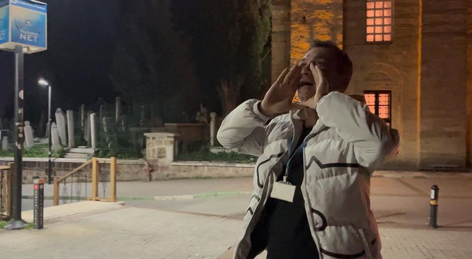 Bu mahallede davul çalanın başı belaya giriyor...