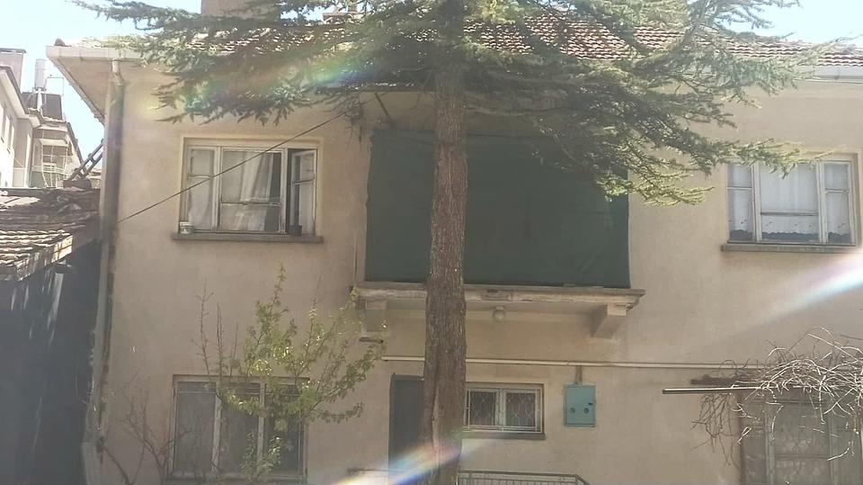 Pencereden düşen 3 yaşındaki çocuk yaralandı