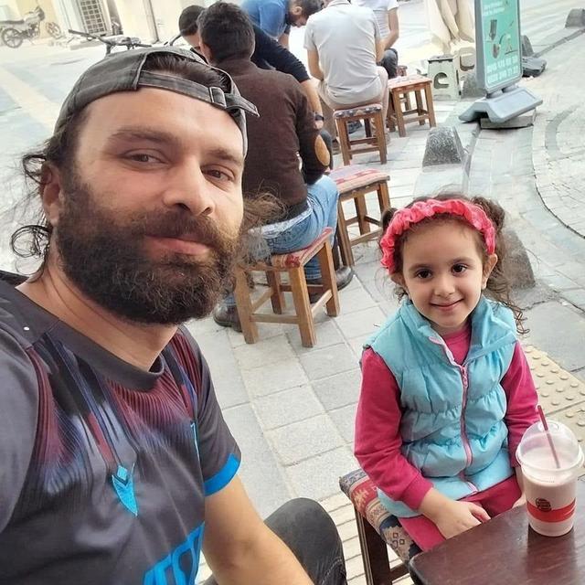 Hayatını kaybeden baba ve kızı yan yana toprağa verildi