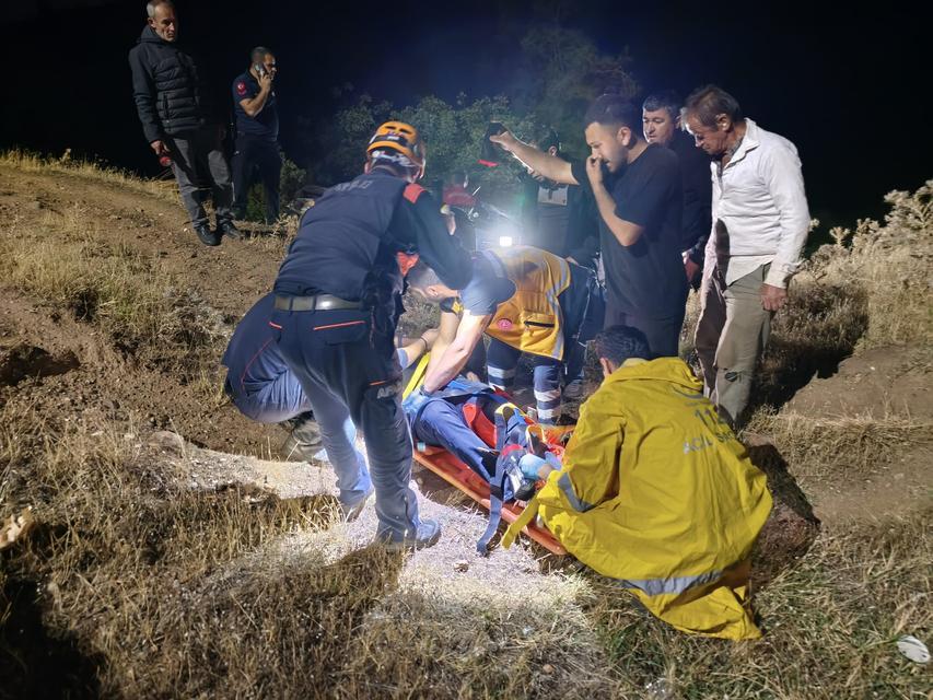 Aydın'da otomobil uçuruma yuvarlandı: 1 yaralı