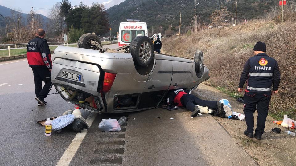 AMASYA'DA OTOMOBİL TAKLA ATTI: 2'Sİ ÇOCUK 4 YARALI