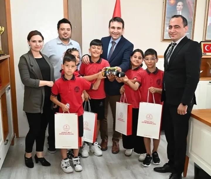 Koçarlı'nın minik mucitleri Türkiye kürsüsünde üçüncü oldu
