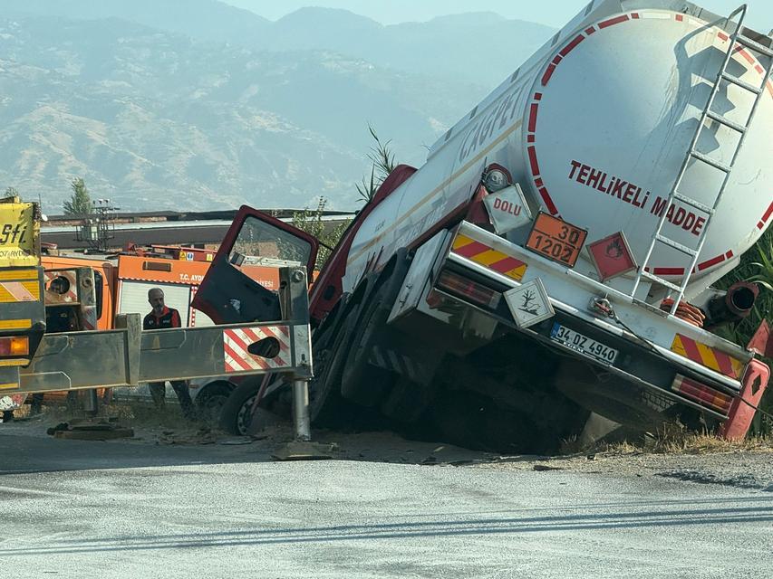Aydın'da tırla minibüs çarpıştı: 4 yaralı