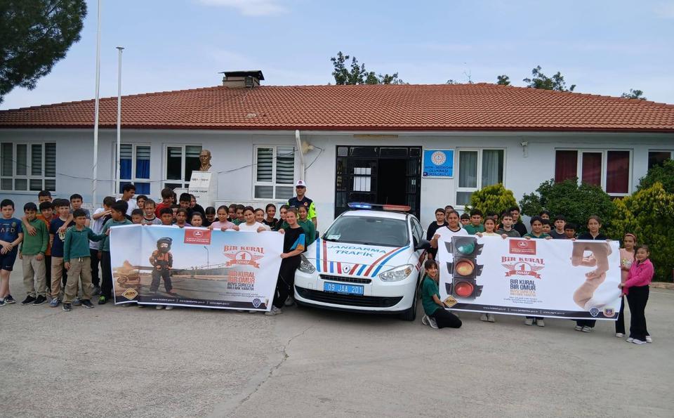 Aydın’da miniklere “Bir Kural Bir Ömür” eğitimi