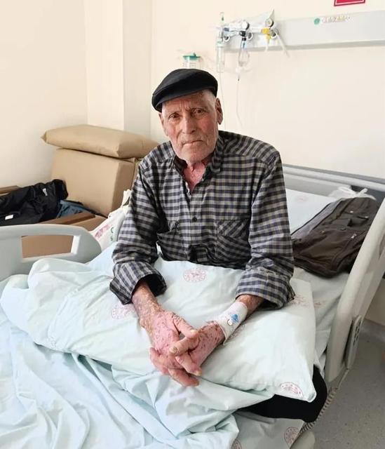 Namık Akkurt vefat etti