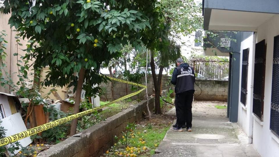 Bacağını elektrikli testereye kaptıran yaşlı adam ağır yaralandı