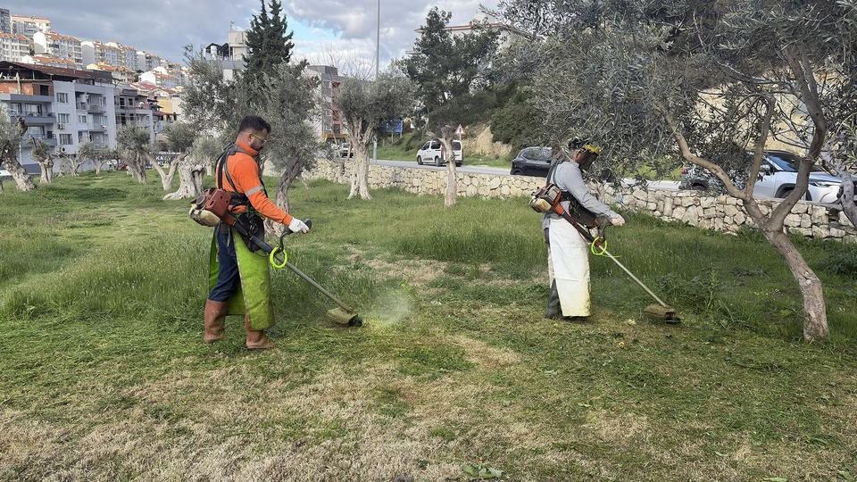 Kuşadası’nda temizlik ve bakım çalışmaları devam ediyor
