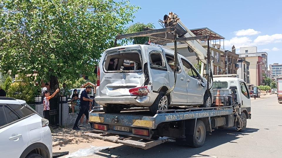 Otomobil ile hafif ticari araç çarpıştı: 1 yaralı