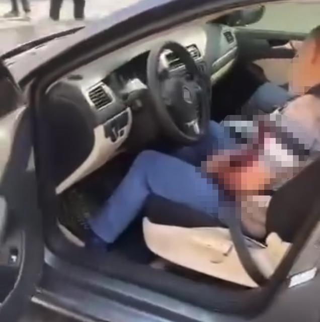 İZMİR'DE OTOMOBİLE SİLAHLI SALDIRI: AYNI AİLEDEN 3 KİŞİ ÖLDÜ CEZAEVİNDEKİ OĞULLARINI ZİYARETTEN DÖNERKEN SİLAHLI SALDIRIDA ÖLDÜRÜLDÜLER