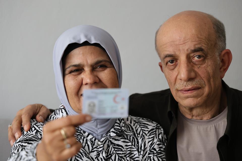 FİLMLERE KONU OLACAK HİKAYE AYDINLATILDI, 58 YIL SONRA GERÇEK KİMLİĞİNE KAVUŞTU DNA TESTİ ORTAYA ÇIKARDI, SİVASLI KADININ GÖZYAŞLARI SEVİNCE DÖNDÜ