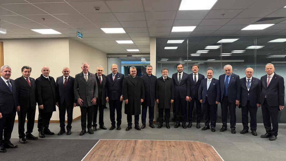 Savaş duyurdu: Türkiye ihracatta rekor kırdı