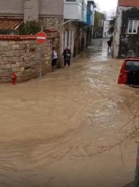 Çeşme, son 24 saatte Türkiye’nin en yoğun yağışını aldı