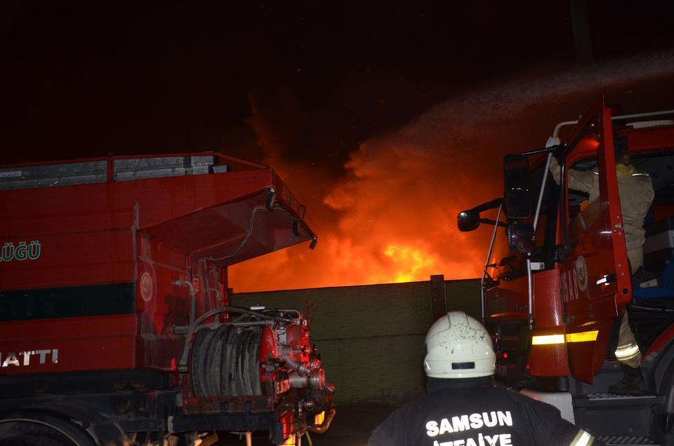 OSB’de geri dönüşüm tesisinde yangın