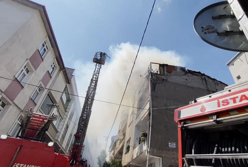 Çatı yangını korkuttu