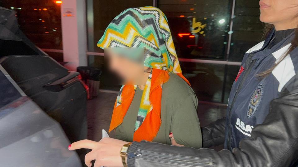 Yeni doğan bebeğini çöpe attı