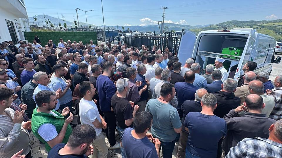 Fabrikadaki elektrik faciasında ölen 3 işçinin cenazeleri ailelerine teslim edildi
