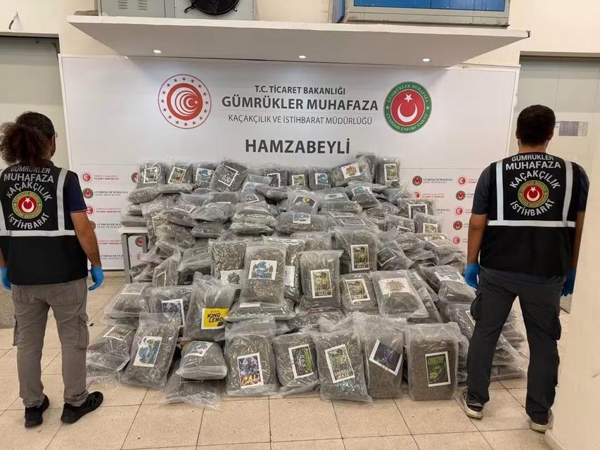 288 kilo uyuşturucuyu dedektör köpek Atlas buldu