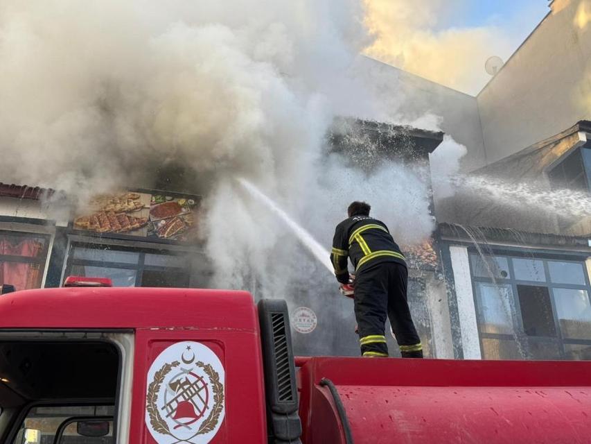 İş yerinde çıkan yangın korkuttu