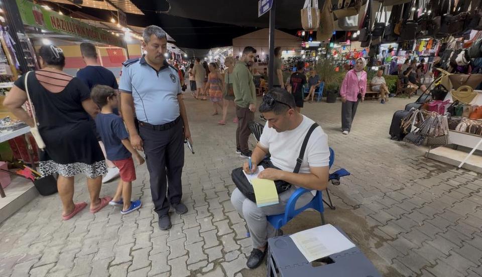 Kuşadası Belediyesi'nden Güzelçamlı Sahil Pazarı'nda denetim ve yer tahsis çalışması