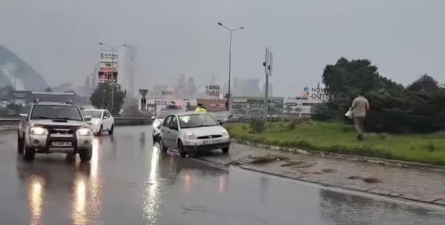 Aydın'da facianın eşiğinden dönüldü: Yolcu otobüsü otomobile çarptı