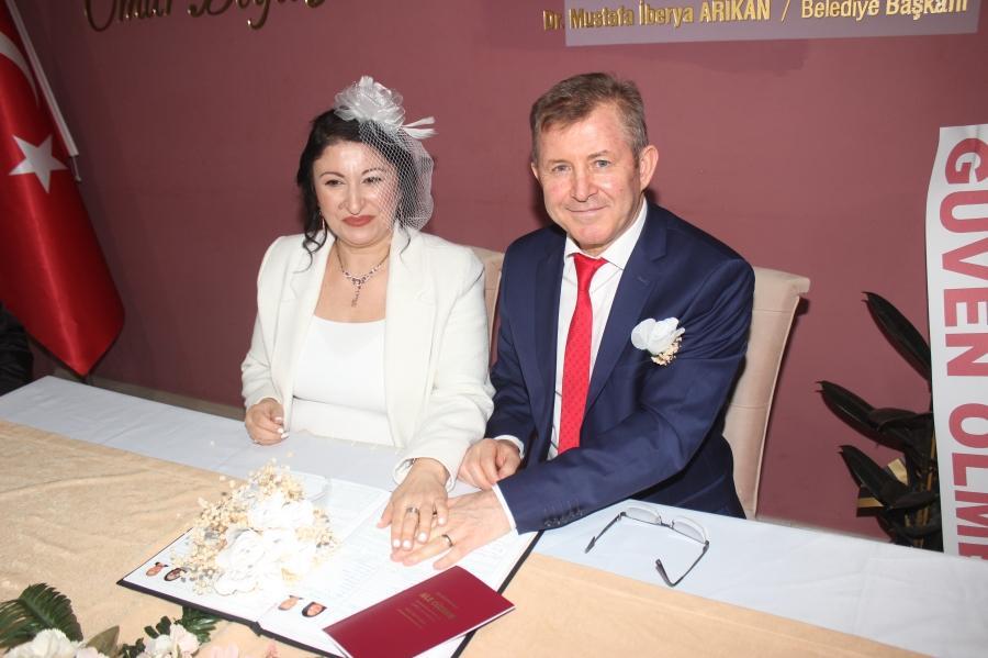 Söke  nin Sevilen Radyo Sesi Arzu Baydemir'in  Mutlu Günü