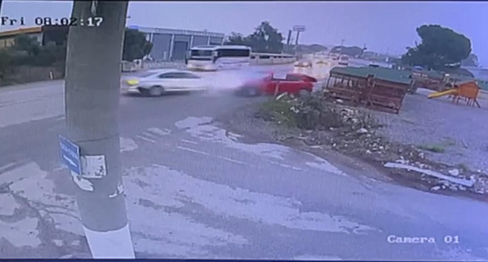 Kemalpaşa'da feci trafik kazası: 2 ölü, 4 yaralı