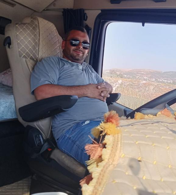 Tır şoförü aracında ölü bulundu