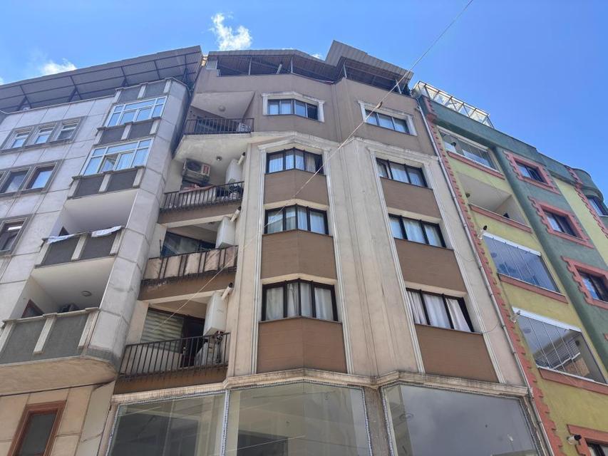 4. kattan atladı, eve dönmek istedi ama başaramayınca ortadan kayboldu