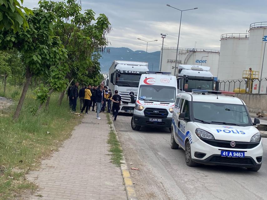 Tır sürücüsü canına kıydı