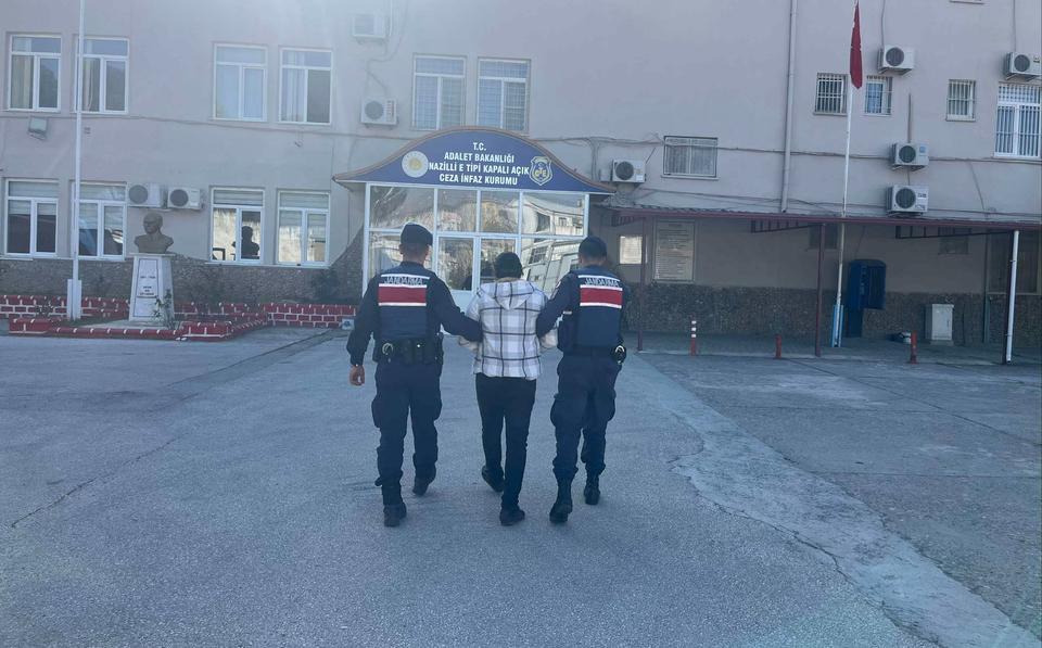 Nazilli’de aranan şahıs jandarmadan kaçamadı