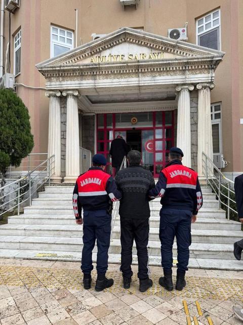 Aydın'da aranan şahıslar jandarmadan kaçamadı