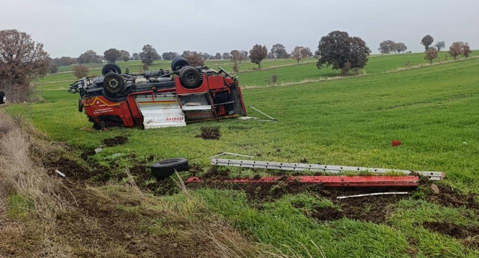 Yangına giden itfaiye aracı kaza yaptı
